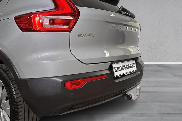 Grå Volvo EX40 fra 2025