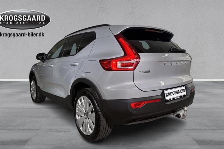 Grå Volvo EX40 fra 2025