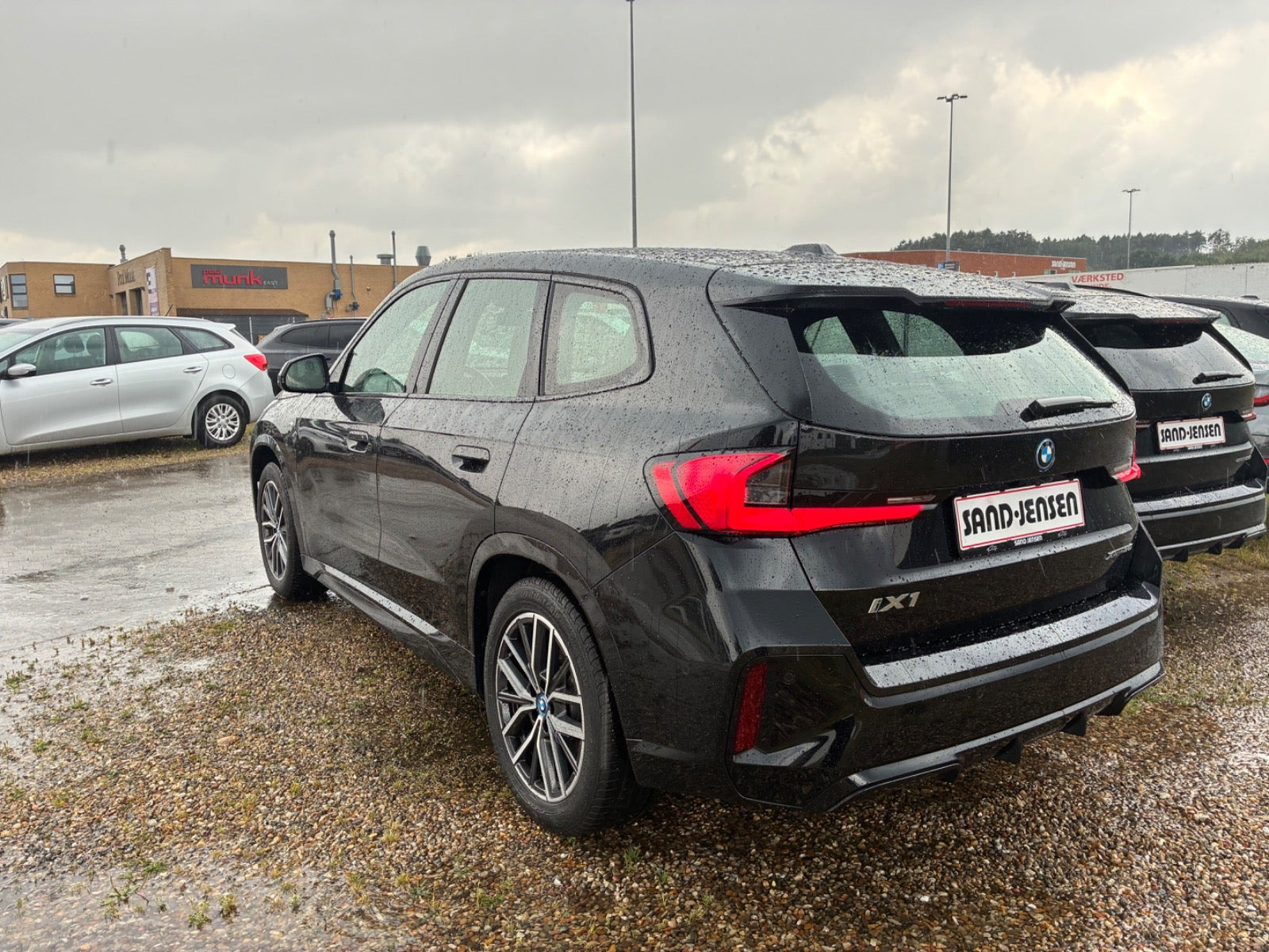 Sort BMW iX1 fra 2023