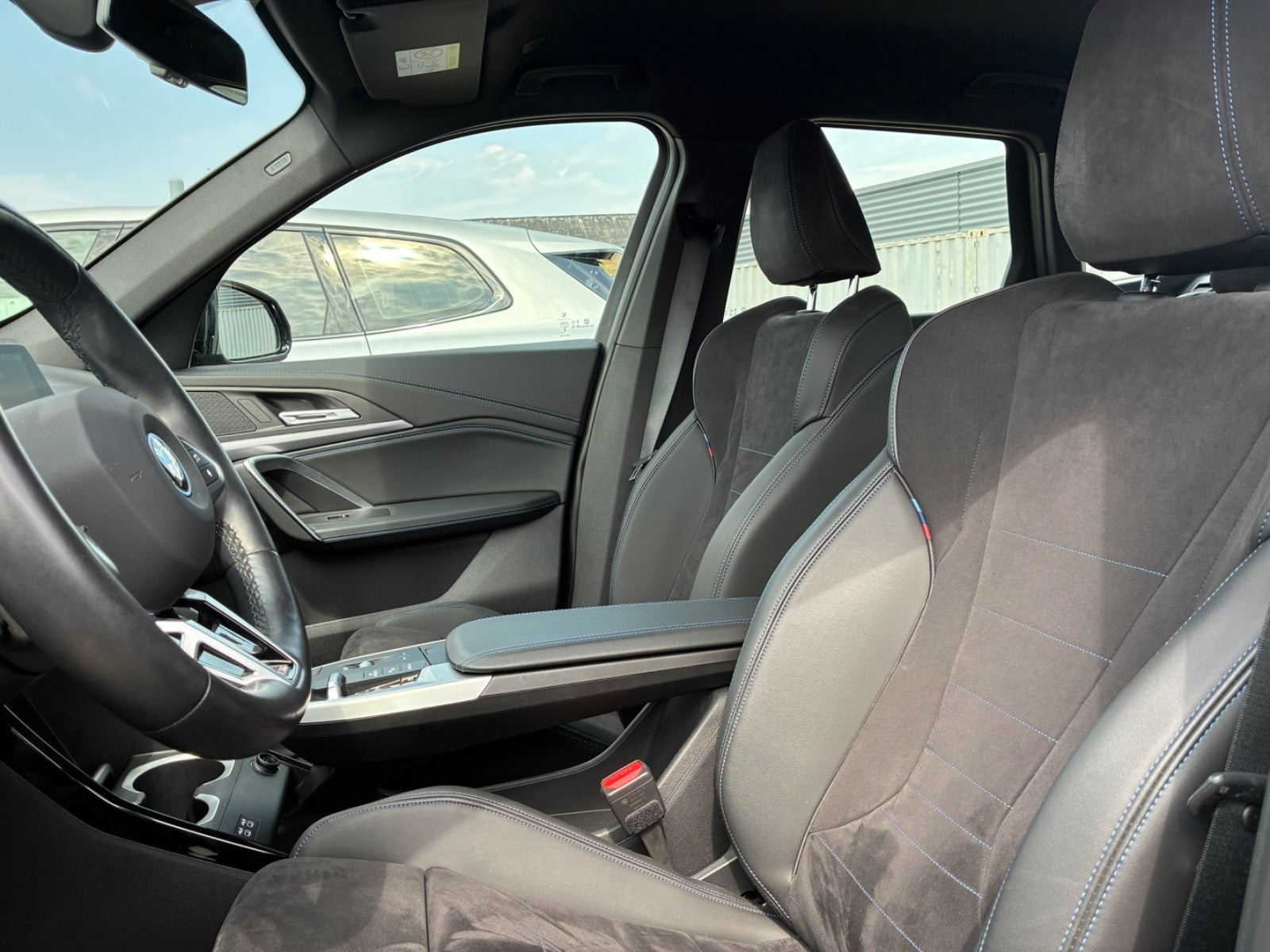 Sort BMW iX1 fra 2024
