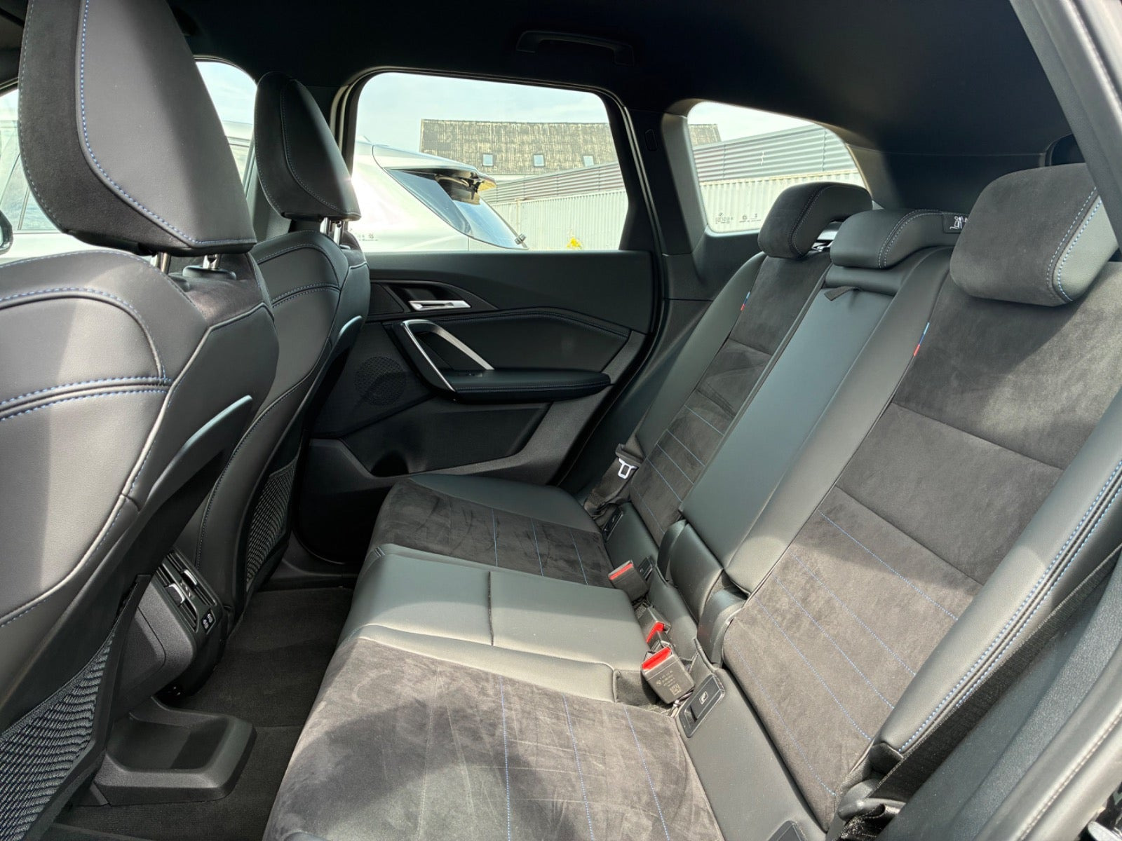 Sort BMW iX1 fra 2024