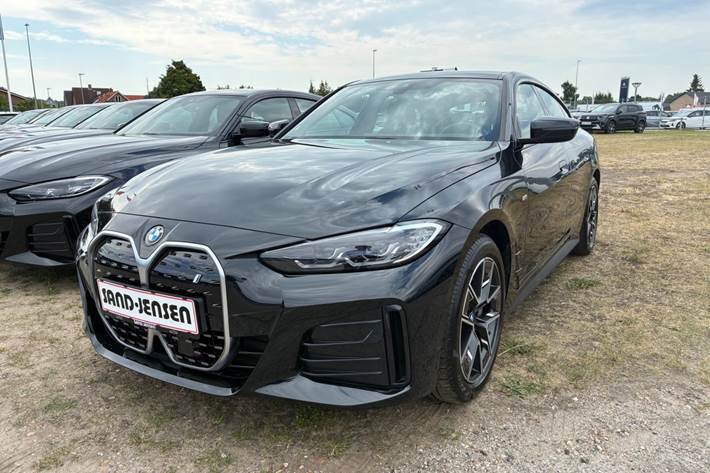 Sort BMW i4 fra 2023