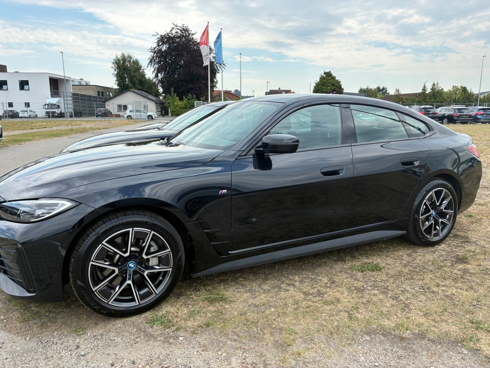 Sort BMW i4 fra 2023