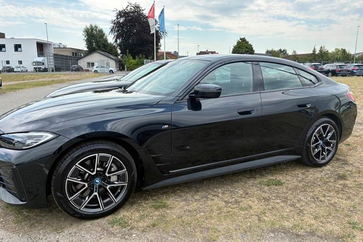 Sort BMW i4 fra 2023