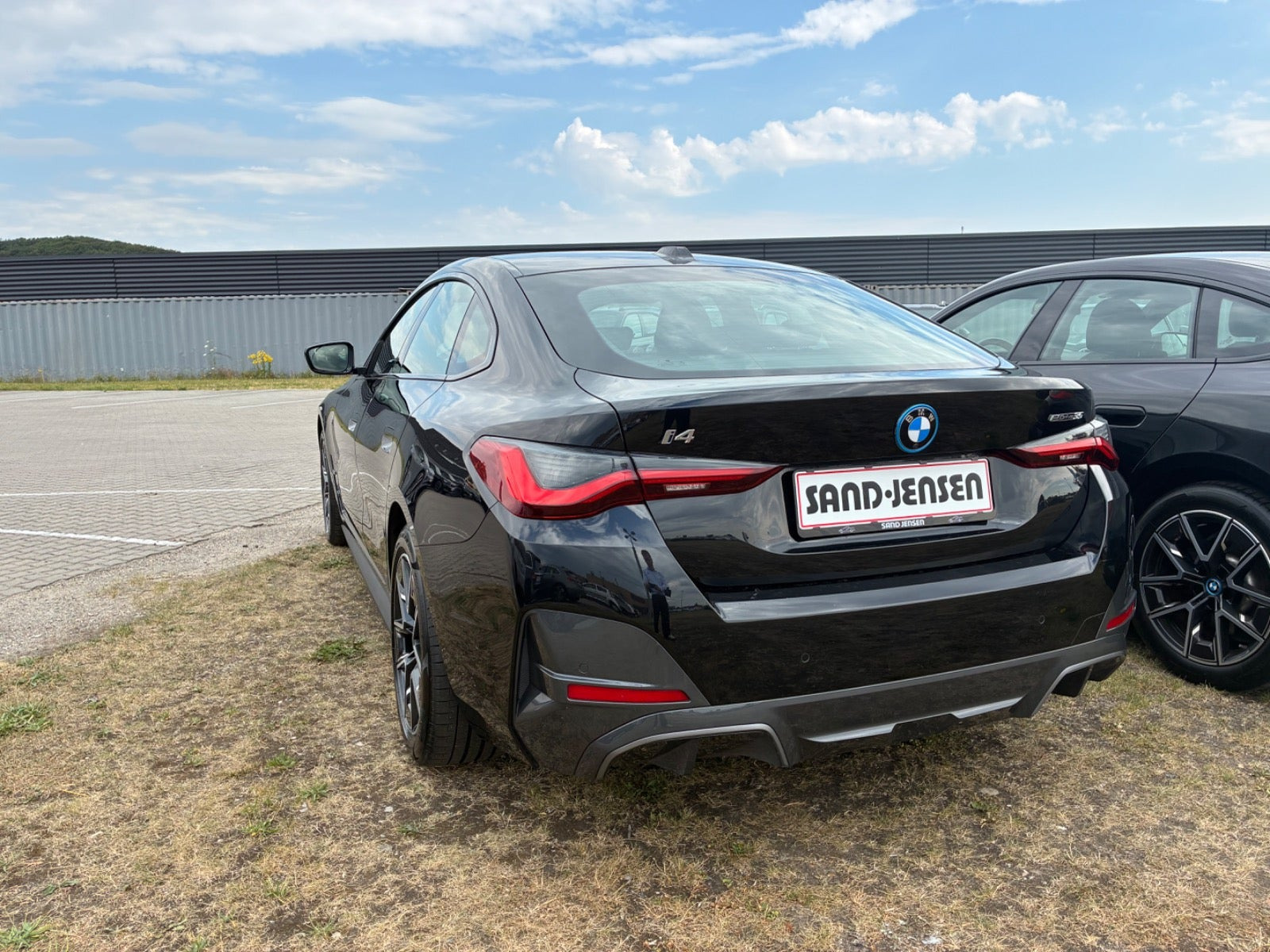 Sort BMW i4 fra 2023