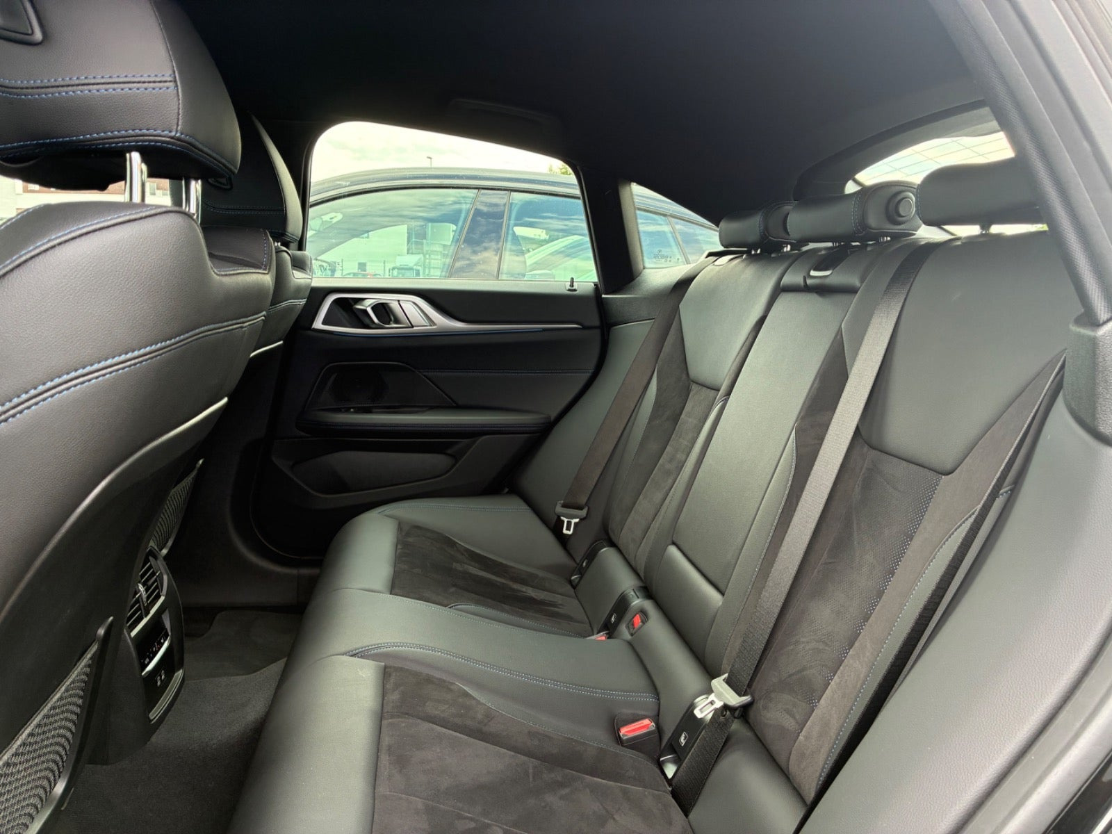 Sort BMW i4 fra 2023