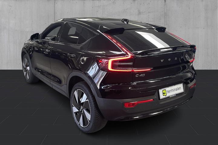 Sort Volvo C40 fra 2023