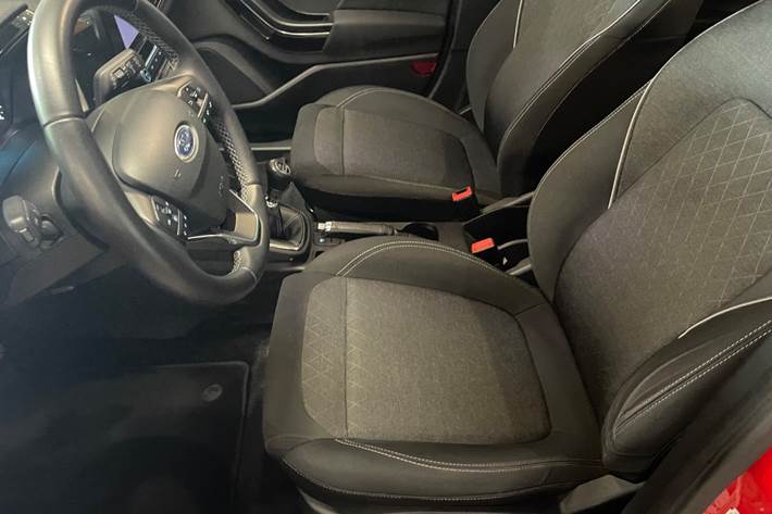 Rød Ford Fiesta fra 2018