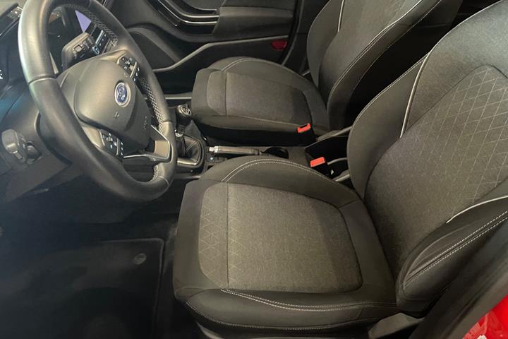 Rød Ford Fiesta fra 2018