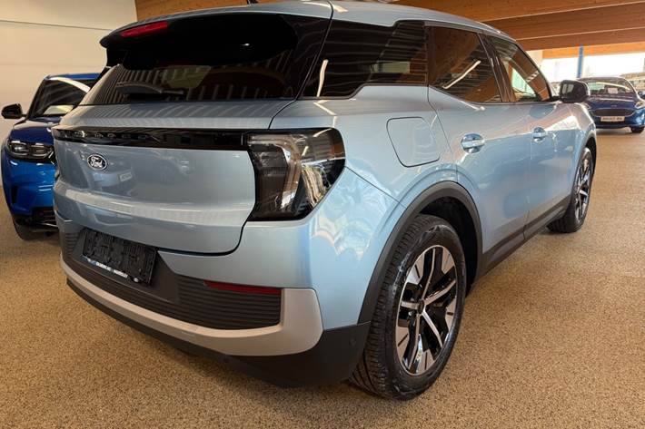 Blå Ford Explorer fra 2025