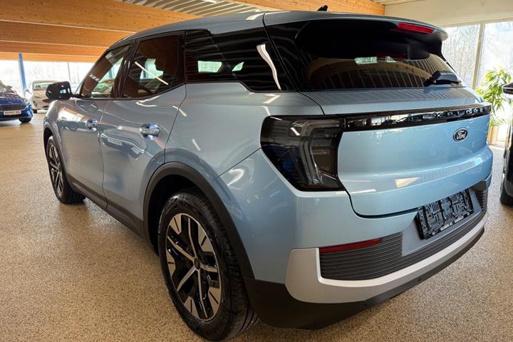 Blå Ford Explorer fra 2025