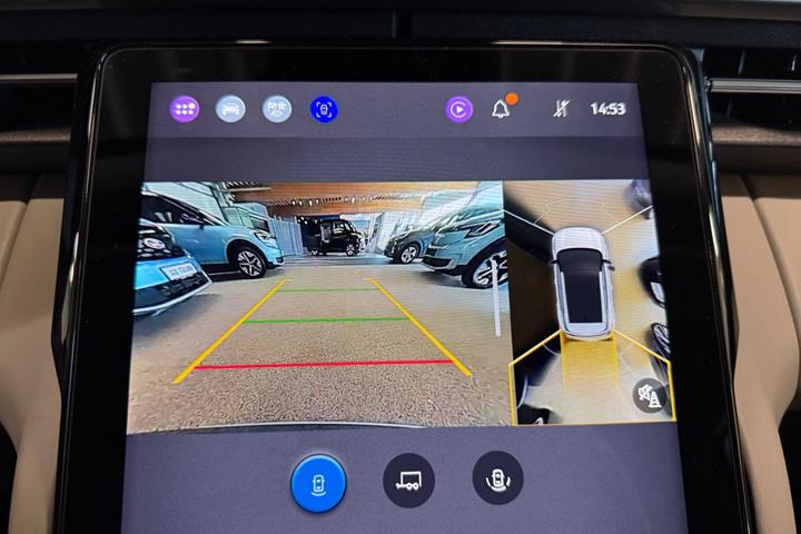 Blå Ford Explorer fra 2025