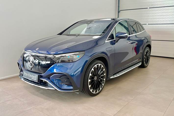 Blå Mercedes EQE500 SUV fra 2023