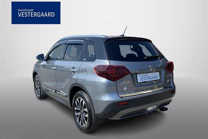 Grå Suzuki Vitara fra 2023