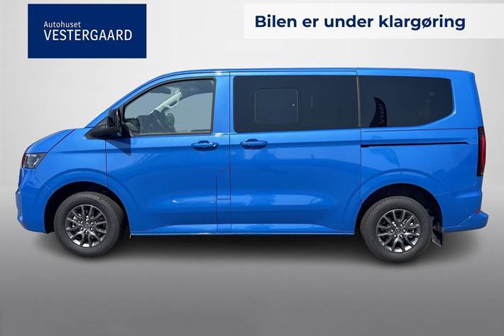 Beige VW e-Caravelle fra 2025