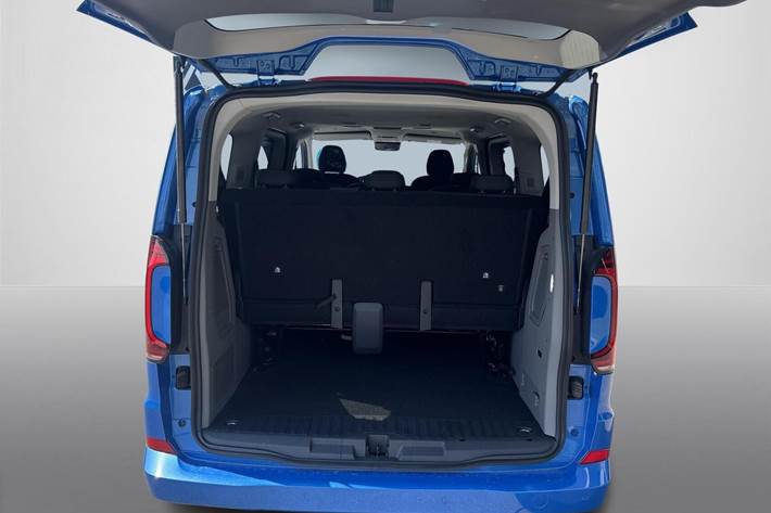 Beige VW e-Caravelle fra 2025