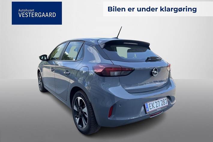 Grå Opel Corsa-e fra 2023