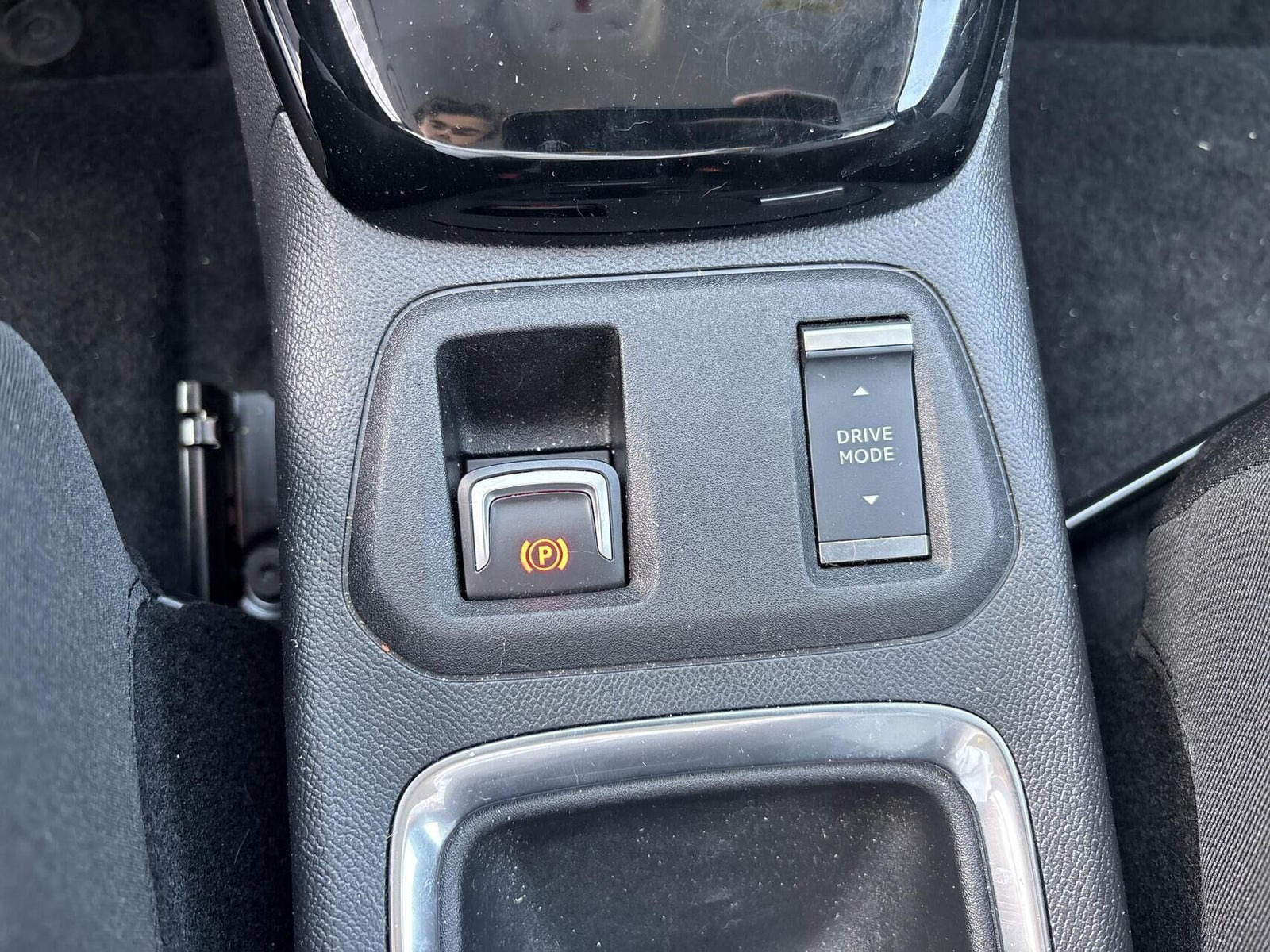 Grå Opel Corsa-e fra 2023