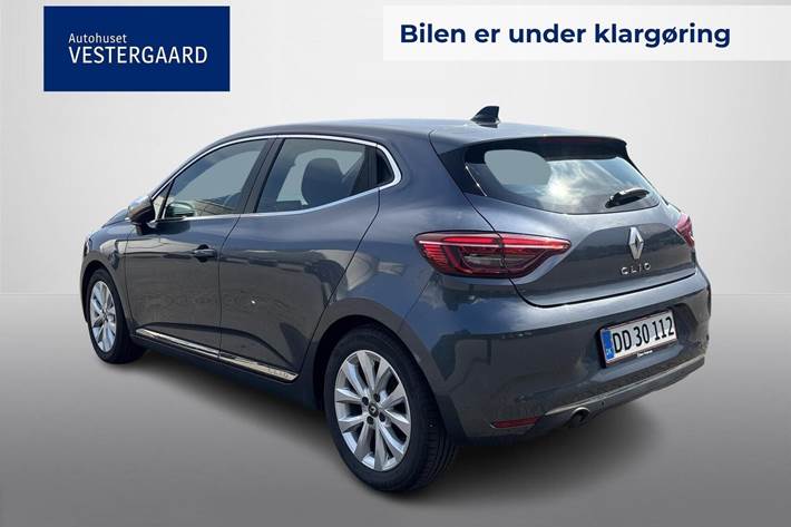 Grå Renault Clio V fra 2021