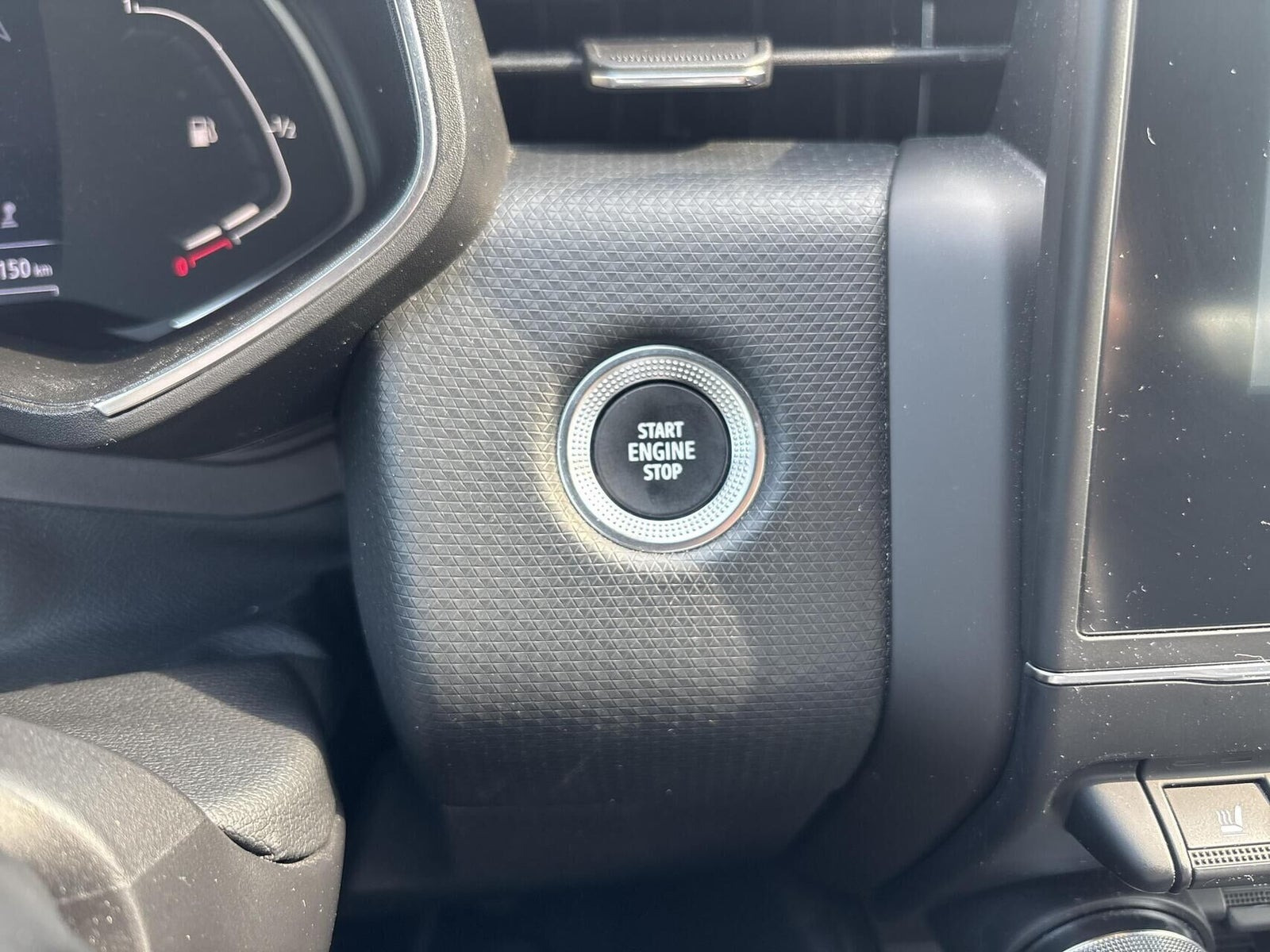 Grå Renault Clio V fra 2021