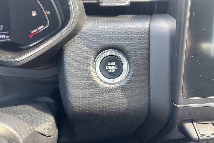 Grå Renault Clio V fra 2021