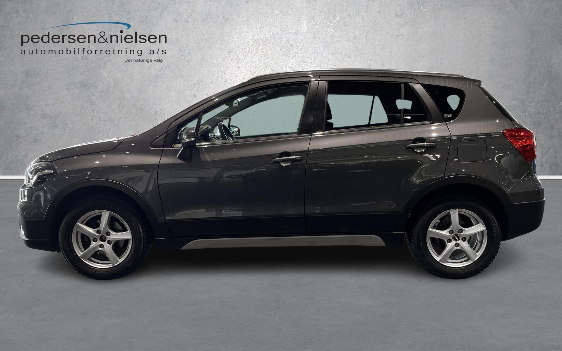 Grå Suzuki S-Cross fra 2019