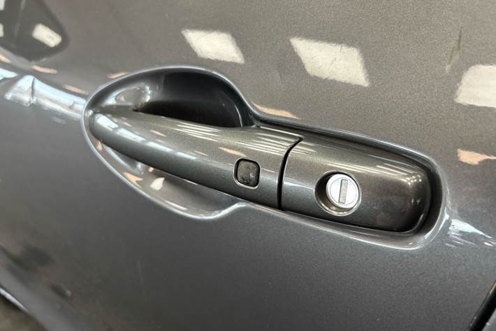 Grå Suzuki Swift fra 2019