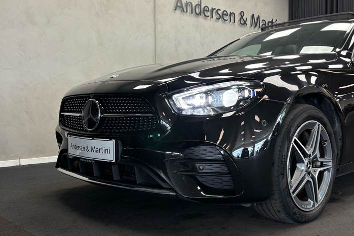 Sort Mercedes E300 de fra 2020