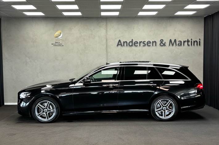 Sort Mercedes E300 de fra 2020