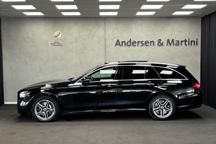 Sort Mercedes E300 de fra 2020