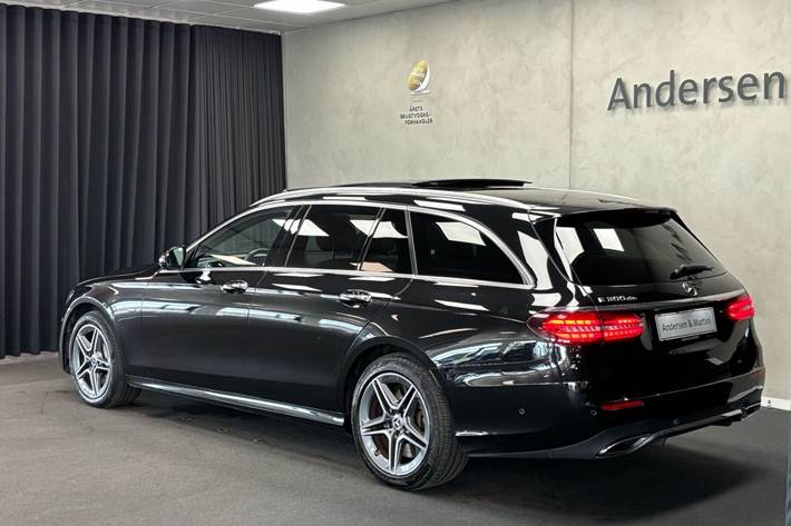 Sort Mercedes E300 de fra 2020