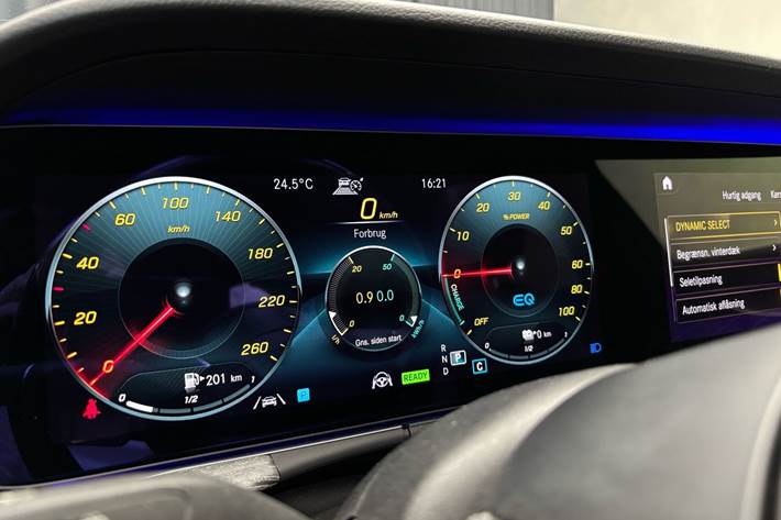 Sort Mercedes E300 de fra 2020