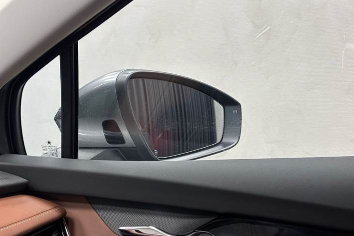 Grå Skoda Enyaq fra 2023