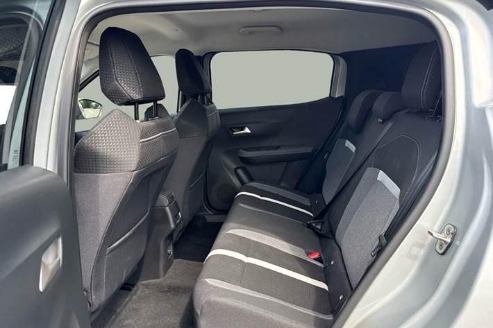 Sølv Opel Frontera fra 2025