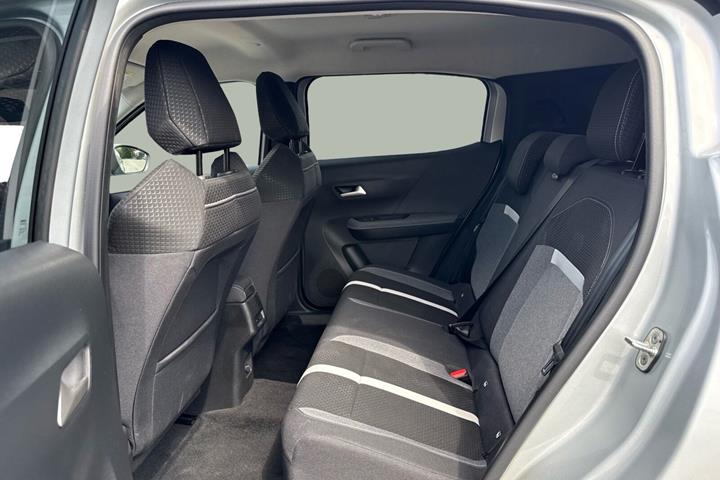 Sølv Opel Frontera fra 2025
