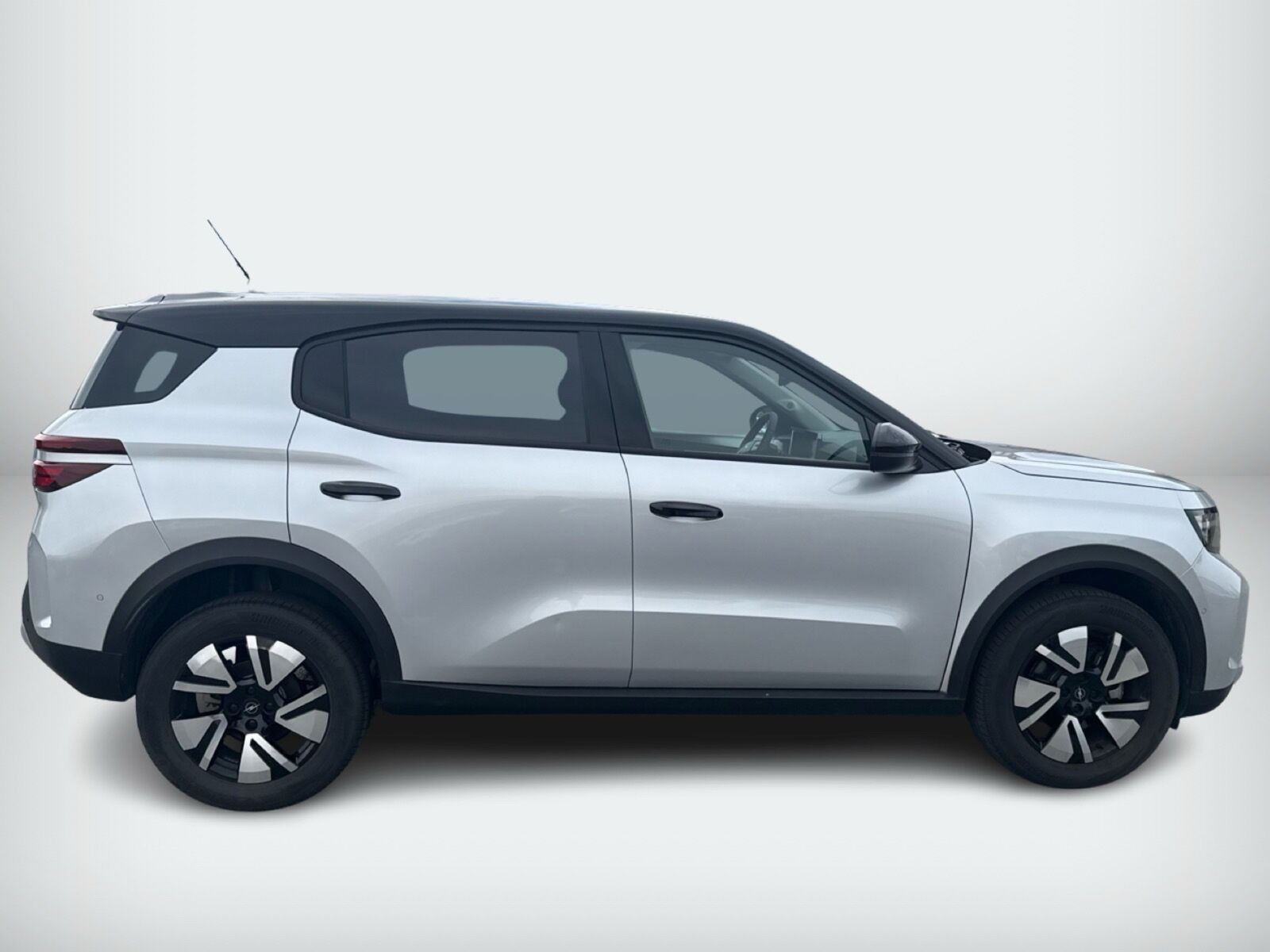 Sølv Opel Frontera fra 2025