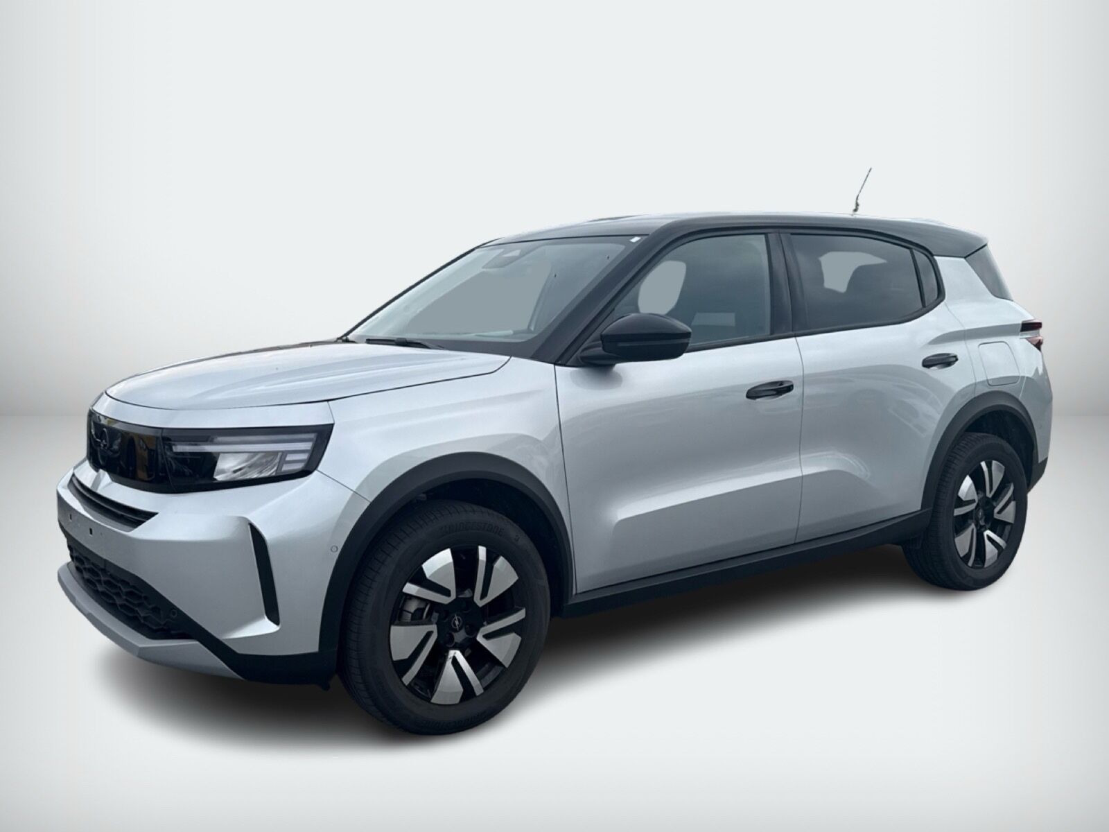 Sølv Opel Frontera fra 2025