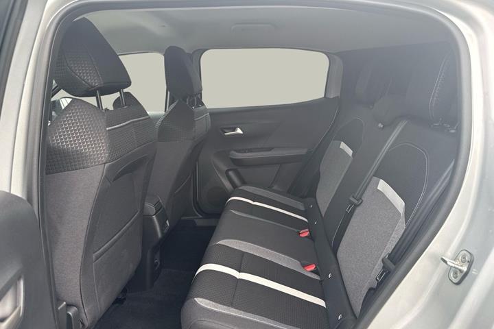 Sølv Opel Frontera fra 2025