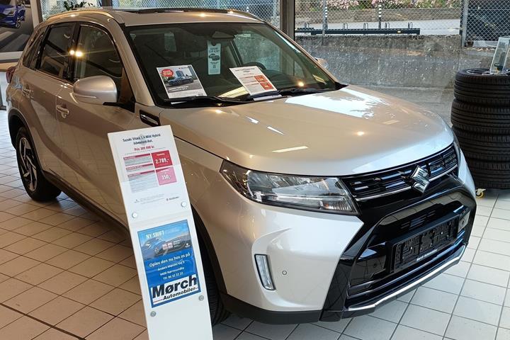 Sølv Suzuki Vitara fra 2026 set udefra