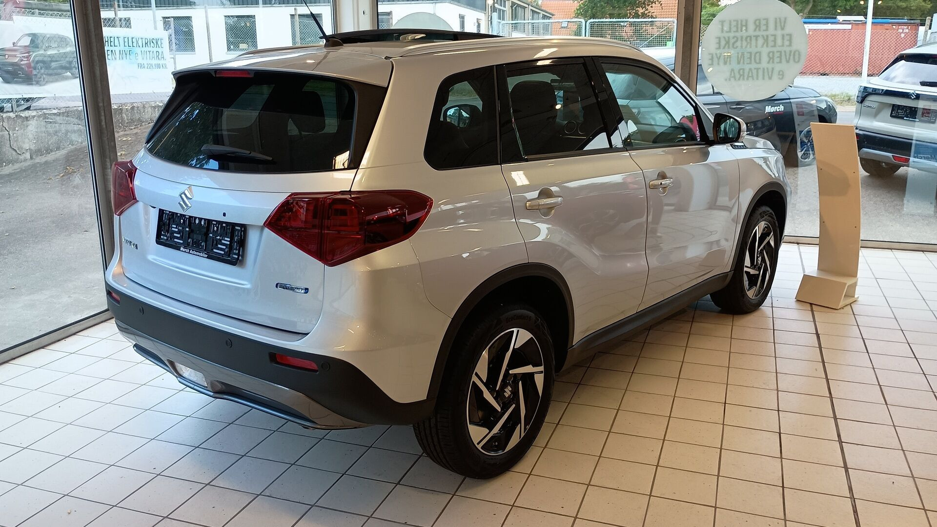 Sølv Suzuki Vitara fra 2026