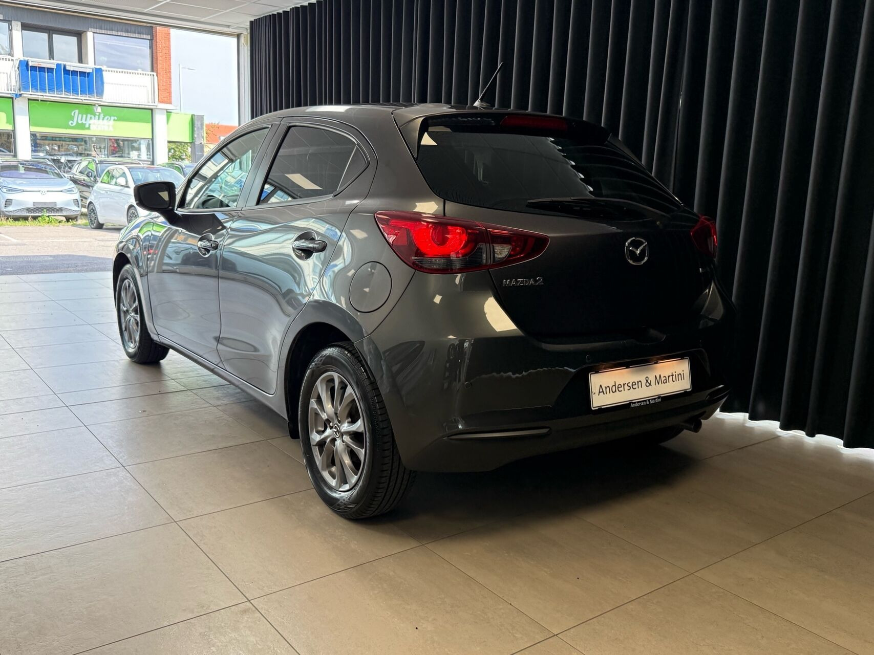 Sort Mazda 2 fra 2020