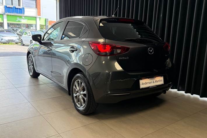 Sort Mazda 2 fra 2020