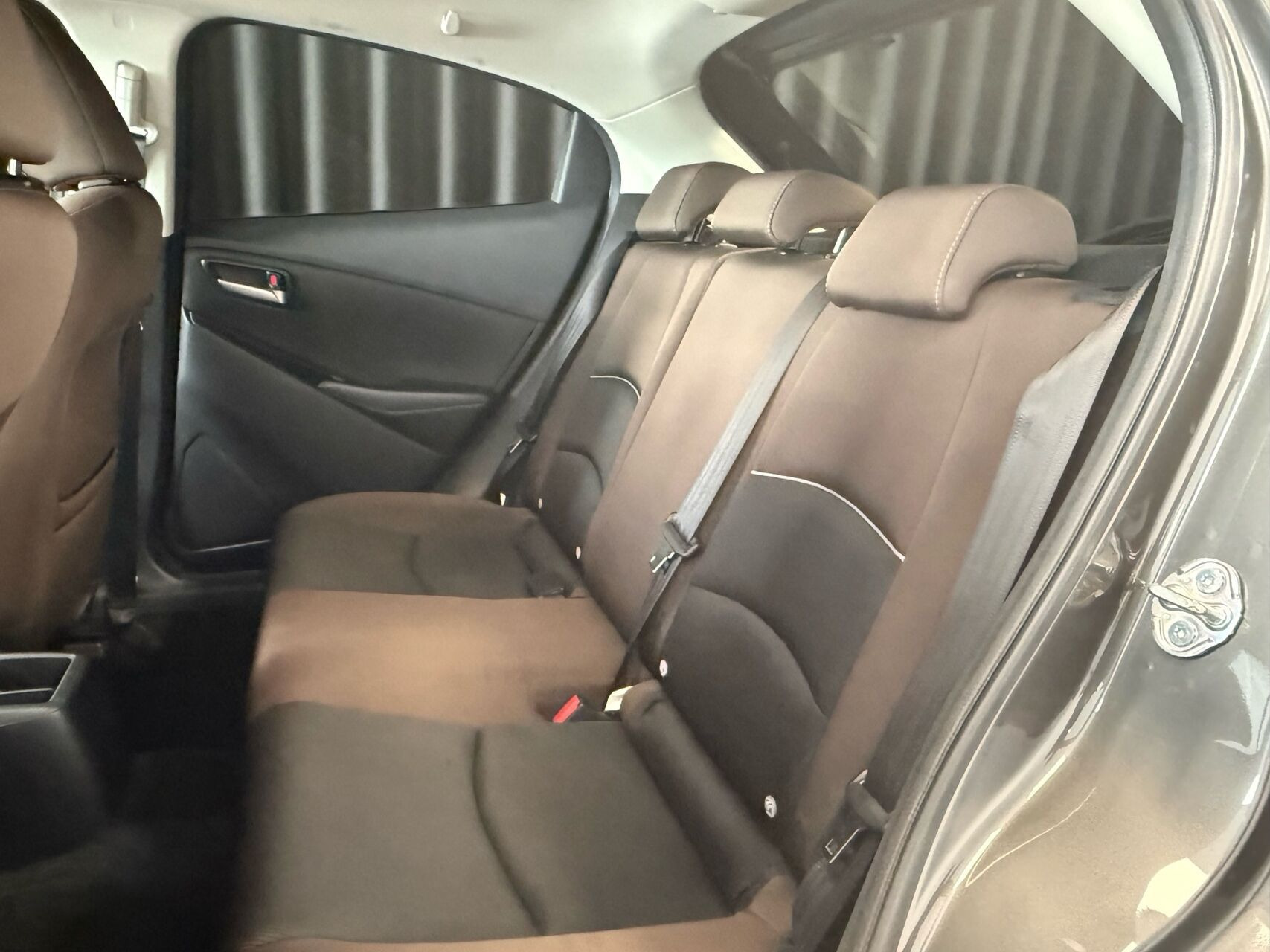 Sort Mazda 2 fra 2020