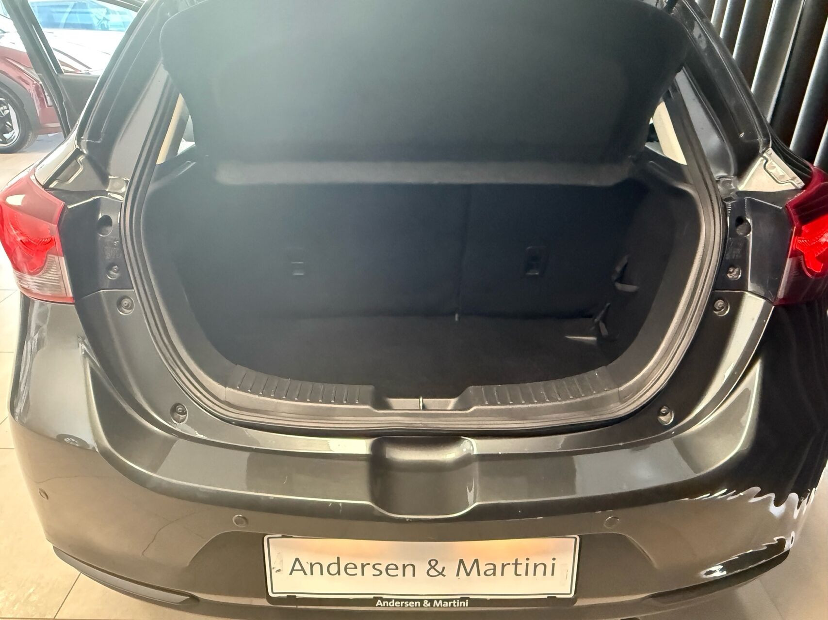 Sort Mazda 2 fra 2020