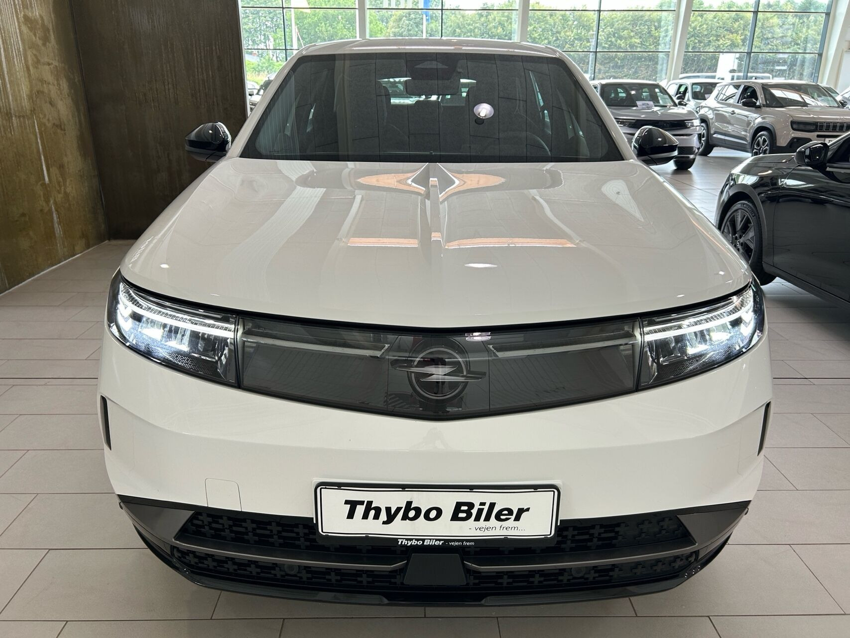 Hvid Opel Grandland fra 2025