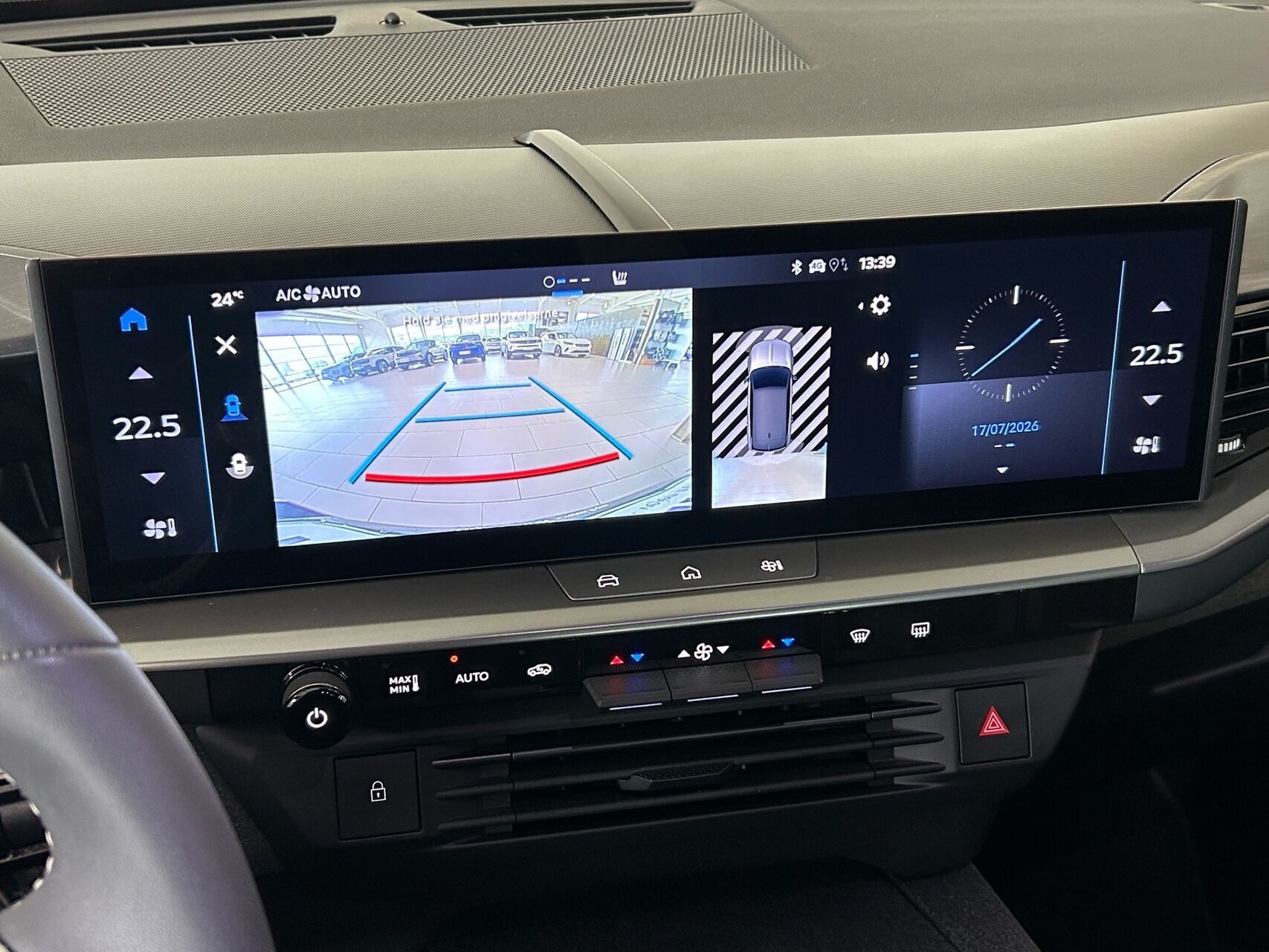 Hvid Opel Grandland fra 2025