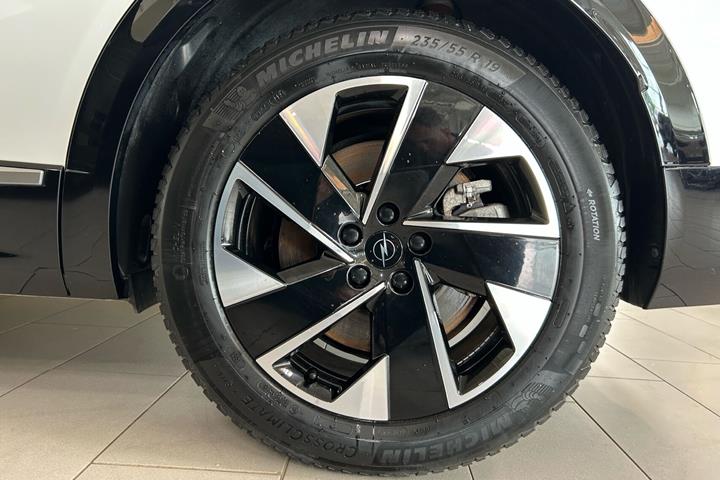 Hvid Opel Grandland fra 2025