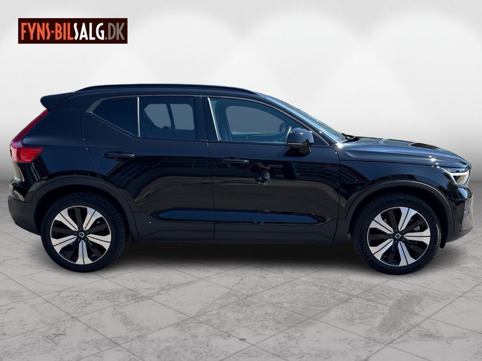 Sort Volvo XC40 fra 2023