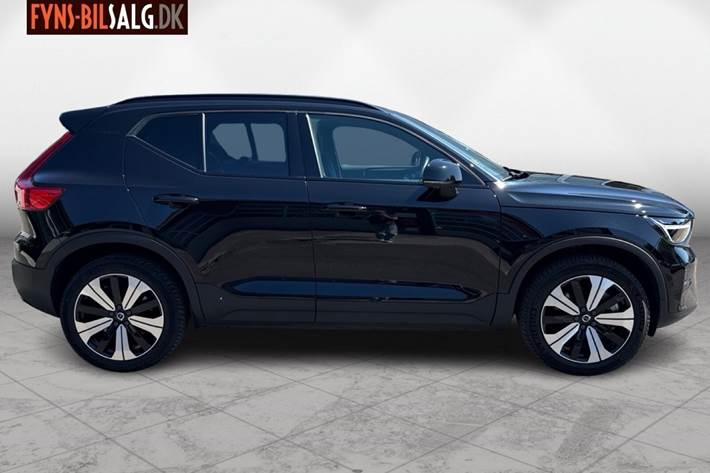 Sort Volvo XC40 fra 2023