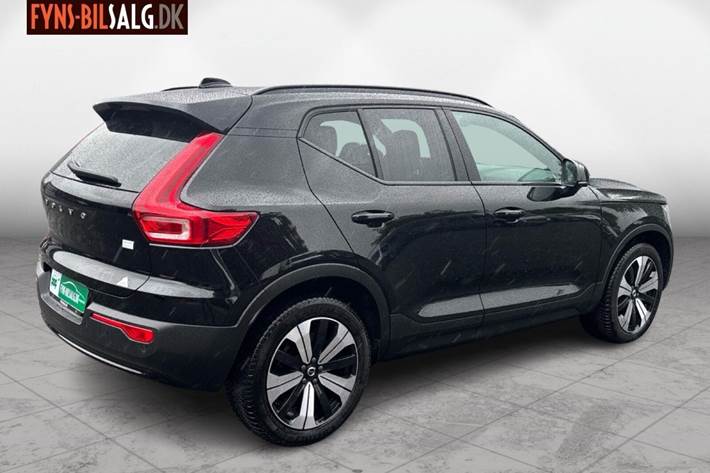 Sort Volvo XC40 fra 2023